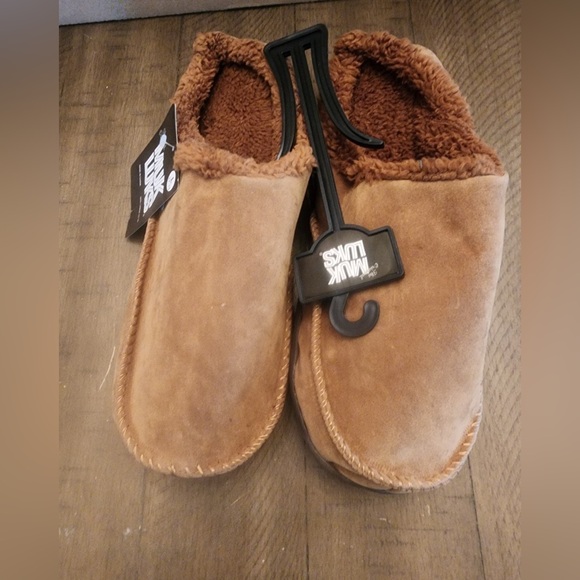 Muk Luks Other - MUK LUKS Mens Genuine Suede Slip On Slippers Size L 12-13 Camel Indoor Outdoor